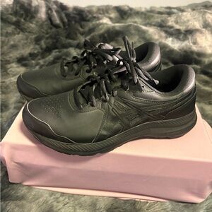 ASICS Black Running Shoes – Women’s Size 8 – Worn Once